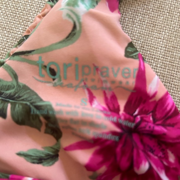 Tori Praver Floral Bikini Top Swimwear / Designed in Hawaii/ Size Small - Picture 8 of 11